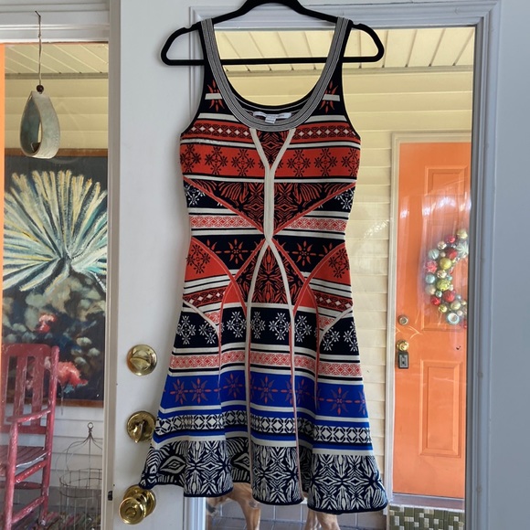 Diane Von Furstenberg Dresses & Skirts - Diane Von Furstenberg body con dress